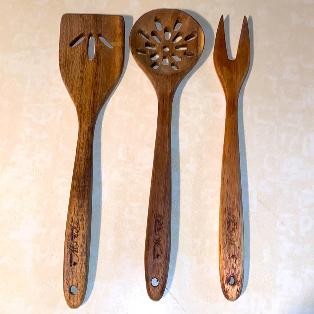 NWOT Pioneer Woman Wooden Utensils Set